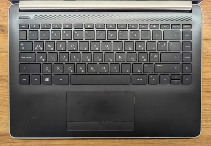 Ноутбук Б-клас HP 14-dk0002dx / 14" (1366x768) TN / AMD A9-9425 (2 ядра по 3.1 - 3.7 GHz) / 8 GB DDR4 / 240 GB SSD / AMD Radeon R5 Graphics / WebCam / Windows 10 б/в - зображення 3