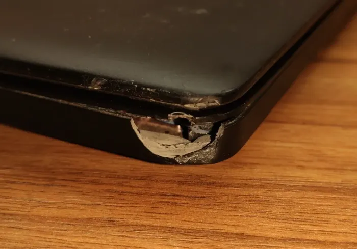 Ноутбук Б-клас Dell Latitude E5550 / 15.6" (1366x768) TN Touch / Intel Core i5-5300U (2 (4) ядра по 2.3 - 2.9 GHz) / 8 GB DDR3 / 256 GB SSD / Intel HD Graphics 5500 / WebCam / Windows 10 б/в - зображення 3