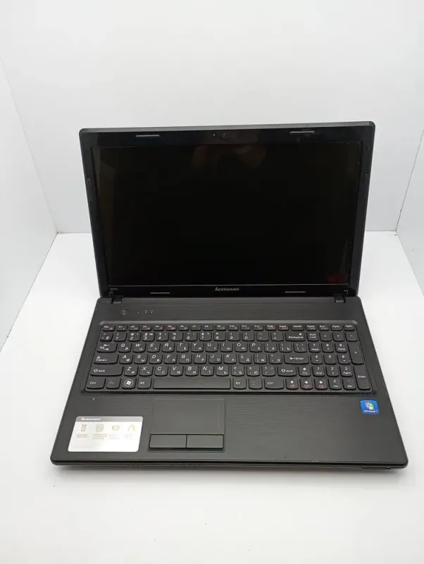 Ноутбук Lenovo IdeaPad G570 / 15.6" (1366x768) TN / Intel Core i3-2330M (2 (4) ядра по 2.2 GHz) / 6 GB DDR3 / 500 GB HDD / Intel HD Graphics / WebCam б/в - зображення 2
