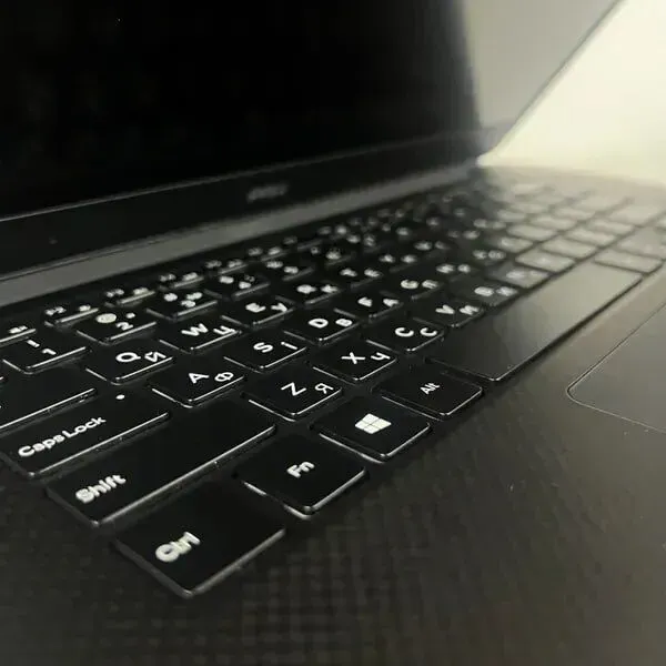 Мобільна робоча станція Dell Precision 5510 / 15.6 (1920x1080) IPS / Intel Core i5-6300HQ (4 ядра по 2.3 - 3.2 GHz) / 16 GB DDR4 / 512 GB SSD / nVidia Quadro M1000M, 2 GB GDDR5, 128-bit / HDMI б/в - зображення 6