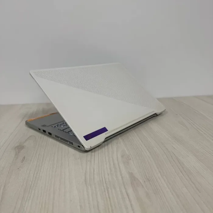 Ігровий ноутбук Б-клас Asus ROG Zephyrus G14 GA401QM / 14" (2560x1440) IPS / AMD Ryzen 9 5900HS (8 (16) ядер по 3.0 - 4.6 GHz) / 16 GB DDR4 / 512 GB SSD NVMe / nVidia GeForce RTX 3060, 6 GB GDDR6, 192-bit б/в - зображення 6