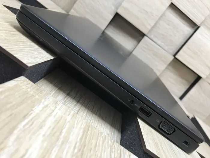 Ноутбук Б-клас Dell Latitude 5490 / 14" (1920x1080) IPS / Intel Core i5-8250U (4 (8) ядра по 1.6 - 3.4 GHz) / 8 GB DDR4 / 240 GB SSD M.2 / Intel UHD Graphics 620 / WebCam / USB 3.1 / HDMI б/в - зображення 6