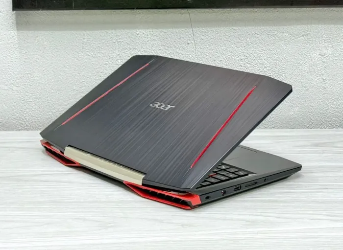 Ігровий ноутбук Acer Aspire VX5-591G / 15.6" (1920x1080) IPS / Intel Core i5-7300HQ (4 ядра по 2.5 - 3.5 GHz) / 16 GB DDR4 / 256 GB SSD M.2 / nVidia GeForce GTX 1050 Ti, 4 GB GDDR5, 128-bit / WebCam / Win 10 б/в - зображення 7