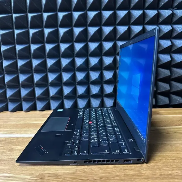 Ультрабук Б-клас Lenovo ThinkPad X1 Carbon 6th Gen / 14" (1920x1080) TN / Intel Core i7-8550U (4 (8) ядра по 1.8 - 4.0 GHz) / 16 GB DDR3 / 512 GB SSD / Intel UHD Graphics 620 / WebCam б/в - зображення 4