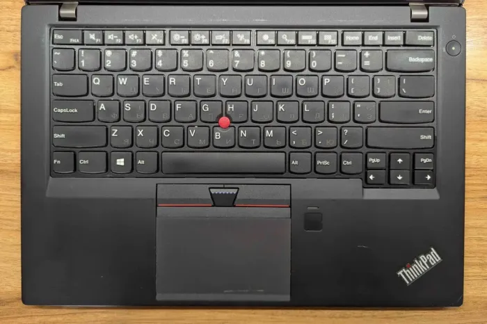 Ноутбук Б-клас Lenovo ThinkPad T460s / 14" (1920x1080) IPS / Intel Core i7-6600U (2 (4) ядра по 2.6 - 3.4 GHz) / 12 GB DDR4 / 256 GB SSD / Intel HD Graphics 520 / WebCam / TouchID / Windows 10 б/в - зображення 3