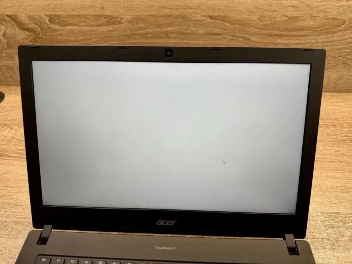 Ноутбук Б-клас Acer TravelMate P2410 / 14" (1920x1080) IPS / Intel Core i7-7500U (2 (4) ядра по 2.7 - 3.5 GHz) / 8 GB DDR4 / 256 GB SSD + 1000 GB HDD / Intel HD Graphics 620 / WebCam б/в - зображення 4