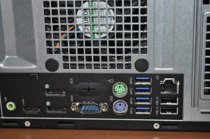 Комп'ютер Dell OptiPlex 5040 Tower / Intel Core i3-6100 (2 (4) ядра по 3,7 ГГц) / 8 ГБ DDR3 / 120 ГБ SSD + 1000 ГБ HDD / Intel HD Graphics 530 б/в - изображение 4