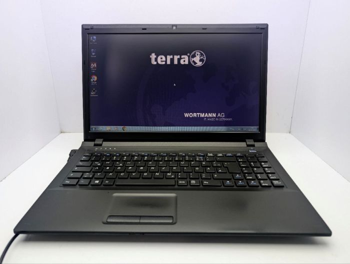 Ноутбук Terra Mobile 1512 / 15.6" (1366x768) TN / Intel Celeron 1037U (2 ядра по 1.8 GHz) / 6 GB DDR3 / 1000 GB HDD / Intel HD Graphics 2500 / WebCam / DVD-ROM б/в - зображення 2