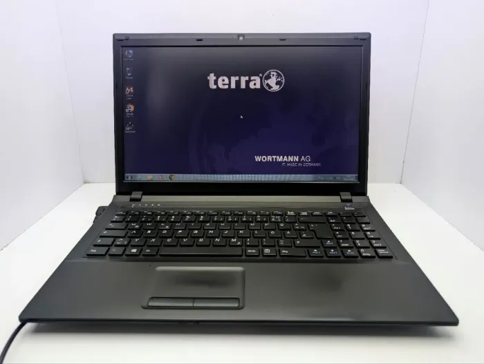 Ноутбук Terra Mobile 1512 / 15.6" (1366x768) TN / Intel Celeron 1037U (2 ядра по 1.8 GHz) / 6 GB DDR3 / 1000 GB HDD / Intel HD Graphics 2500 / WebCam / DVD-ROM б/в - зображення 2