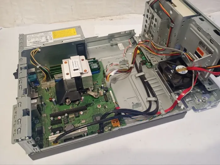 ПК Fujitsu Esprimo E510 E85+ SFF / Intel Core i5-3450 (4 ядра по 3.1 - 3.5 GHz) / 16 GB DDR3 / 256 GB SSD / Intel HD Graphics 2500 / DVD-ROM б/в - зображення 6