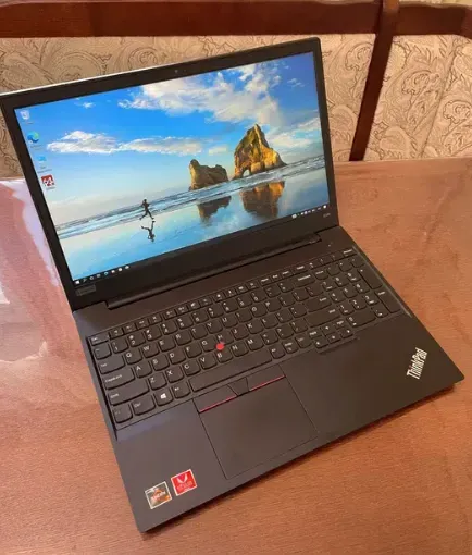 Ультрабук Lenovo Thinkpad E585 / 15.6" (1920x1080) IPS / AMD Ryzen 7 2700U (4 (8) ядра по 2.2 - 3.8 GHz) / 8 GB DDR4 / 256 GB SSD / AMD Radeon RX Vega 10 / WebCam б/в - зображення 2