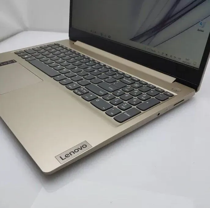 Ноутбук Lenovo IdeaPad 3 15IIL05 / 15.6" (1366x768) TN / Intel Core i3-1005G1 (2 (4) ядра по 1.2 - 3.4 GHz) / 4 GB DDR4 / 240 GB SSD / Intel UHD Graphics / WebCam / Win 10 Home б/в - зображення 5