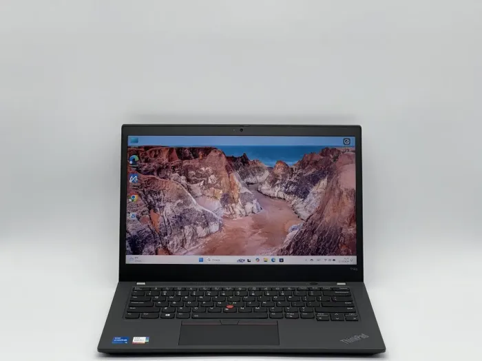 Ультрабук Lenovo ThinkPad T14s Gen 2 / 14" (1920x1080) IPS / Intel Core i5-1135G7 (4 (8) ядра по 2.4 - 4.2 GHz) / 16 GB DDR4 / 240 GB SSD / Intel Iris Xe Graphics / WebCam б/в - зображення 2