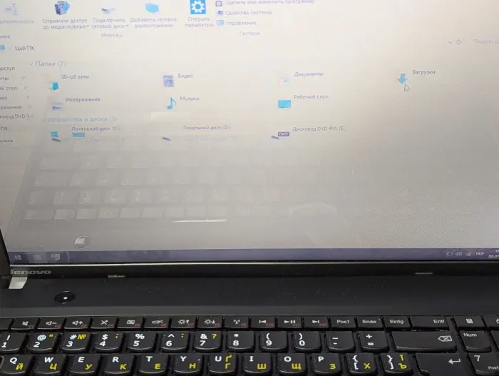 Ноутбук Б-клас Lenovo ThinkPad E535 / 15.6" (1366x768) TN / AMD A8-4500M (4 ядра по 1.9 - 2.8 GHz) / 8 GB DDR3 / 240 GB SSD / AMD Radeon HD 7640G Graphics / WebCam б/в - зображення 3
