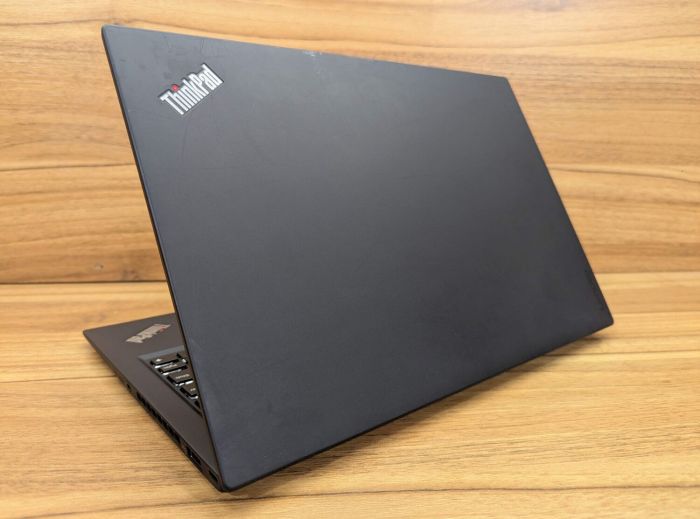 Ультрабук Lenovo ThinkPad x1 Carbon / 14" (1920x1080) IPS / Intel Core i5-6200U (2 (4) ядра по 2.3 - 2.8 GHz) / 8 GB DDR3 / 512 GB SSD / Intel HD Graphics 520 / WebCam / Fingerprint / Windows 10 б/в - зображення 7