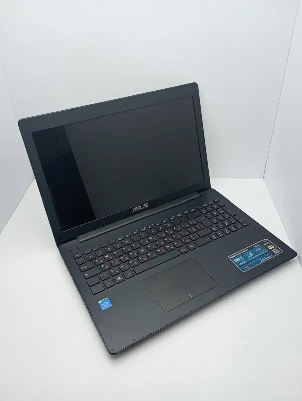 Ноутбук Asus X553MA / 15.6" (1366x768) TN / Intel Celeron N2840 (2 ядра по 2.16 - 2.58 GHz) / 8 GB DDR3 / 240 GB SSD / Intel HD Graphics / WebCam б/в - зображення 3