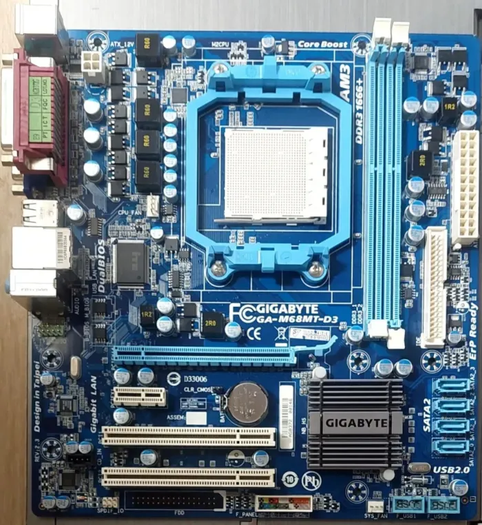 Комплект: Материнська плата Gigabyte GA-M68MT-D3 / AM3 / AMD Athlon II X2 250 (2 ядра по 3.0 GHz) / 8 GB DDR3 + Кулер б/в - зображення 5