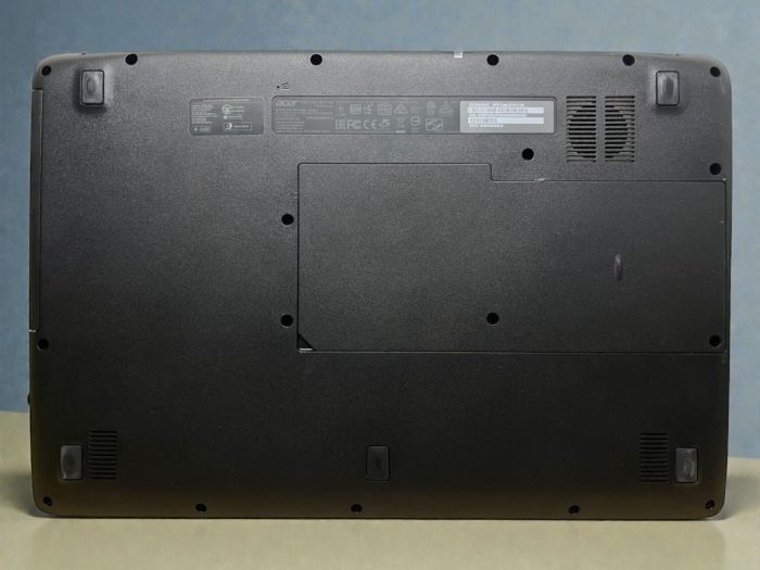 Ноутбук Acer EX2540 / 15.6" (1366х768) TN / Intel Core i5-7200U (2 (4) ядра по 2.5 - 3.1 GHz) / 8 GB DDR4 / 128 GB SSD / Intel HD Graphics 620 / WebCam б/в - изображение 2