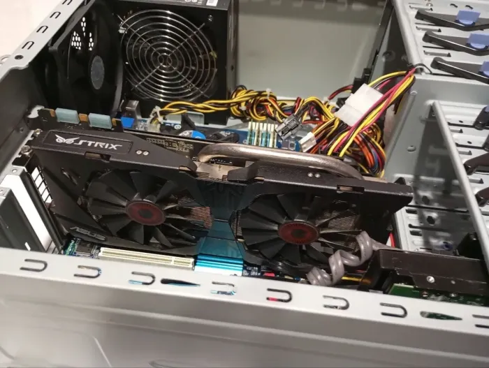 Ігровий ПК Cooler Master Elite 331 Tower / Intel Core i5-3470 (4 ядра по 3,2 - 3,6 ГГц) / 16 ГБ DDR4 / 250 ГБ SSD + 1000 ГБ HDD / nVidia GeForce GTX 970, 4 ГБ GDDR5, 256-біт / DVD-RW / 460 Вт б/в - зображення 9