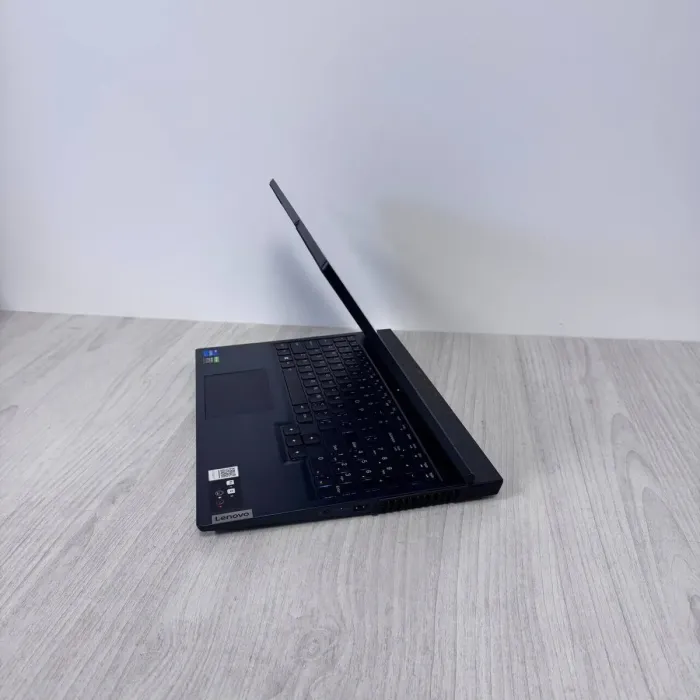 Ігровий ноутбук Б-класу Lenovo Legion 5 15ITH6H / 15,6" (1920x1080) IPS / Intel Core i7-11800H (8 (16) ядер по 2,3 - 4,6 ГГц) / 16 ГБ DDR5 / 512 ГБ SSD NVMe / nVidia GeForce RTX 3070, 8 ГБ GDDR6, 256-біт / Веб-камера б/в - зображення 6
