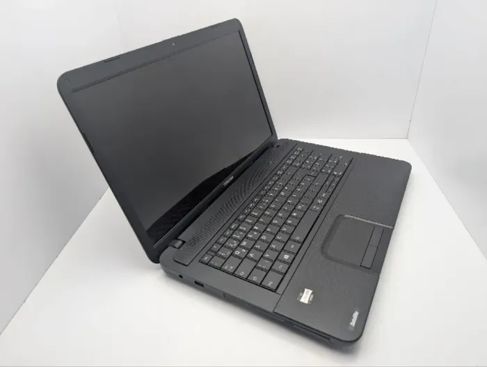 Ноутбук Toshiba Satellite C870D / 17.3" (1600x900) TN / AMD E1-1200 (2 ядра по 1.4 GHz) / 6 GB DDR3 / 120 GB SSD / AMD Radeon HD 7310 Graphics / WebCam / DVD-ROM б/в - зображення 6