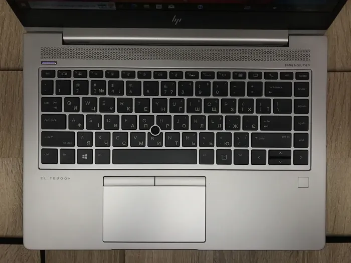 Ультрабук Б-клас HP EliteBook 840 G6 / 14" (1920x1080) IPS Touch / Intel Core i7-8665U (4 (8) ядра по 1.9 - 4.8 GHz) / 8 GB DDR4 / 256 GB SSD M.2 / Intel UHD Graphics 620 / WebCam / Fingerprint / HDMI б/в - зображення 4