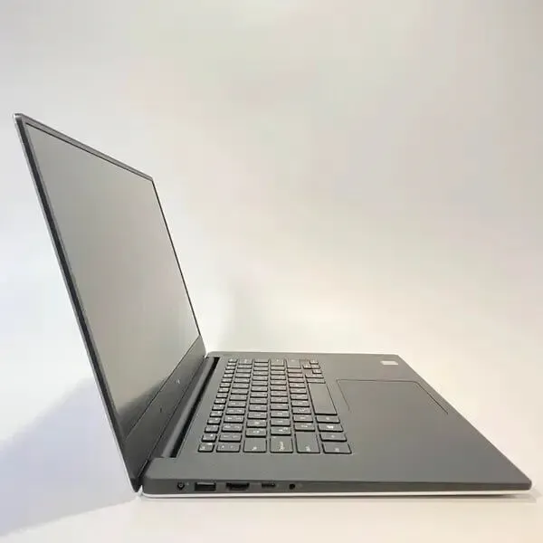 Ігровий ноутбук Б-клас Dell XPS 15 9560 / 15.6" (1920x1080) IPS / Intel Core i7-7700HQ (4 (8) ядра по 2.8 - 3.8 GHz) / 16 GB DDR4 / 512 GB SSD / nVidia Geforce GTX 1050, 4 GB GDDR5, 128-bit / HDMI б/в - зображення 4