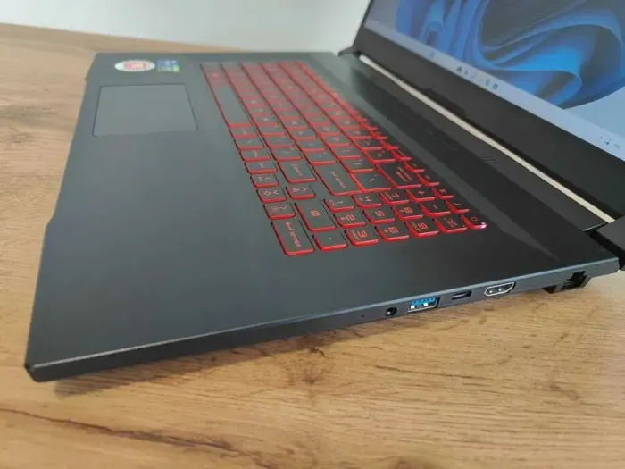 Ігровий ноутбук MSI Katana GF66 11UD / 15.6" IPS / Core i7-11800H (8 (16) ядер по 2.3-4.6 GHz) / 32GB DDR4 / 512GB SSD / GeForce RTX 3050 Ti, 4GB GDDR6, 128-bit / WebCam / Win 11 Home б/в - зображення 5