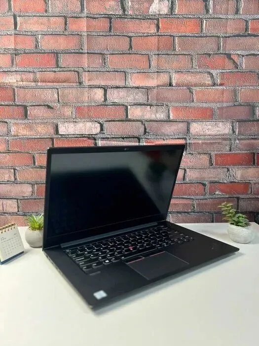 Мобільна робоча станція Lenovo ThinkPad P1 Gen 2 / 15.6" (1920x1080) IPS / Intel Core i9-9880H (8 (16) ядер по 2.3 - 4.8 GHz) / 32 GB DDR4 / 1000 GB SSD M.2 / nVidia Quadro T2000, 4 GB GDDR5, 128-bit / WebCam / Win 10 Pro б/в - зображення 6