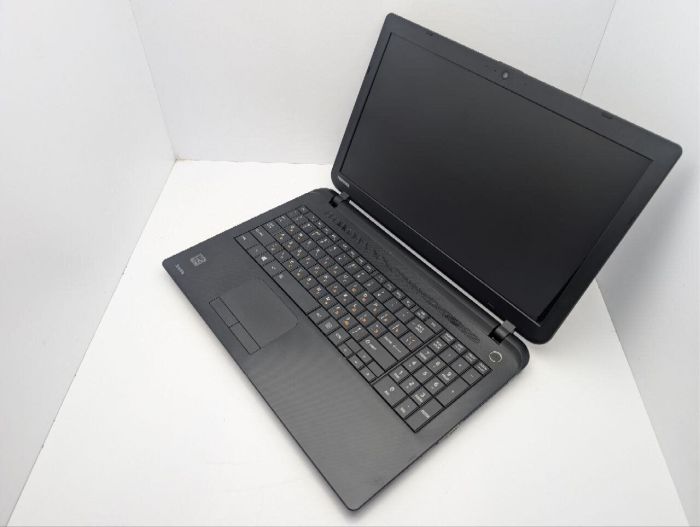 Ноутбук Toshiba Satellite C55D-B / 15.6" (1366x768) TN / AMD A6-6310 (4 ядра по 1.8 - 2.4 GHz) / 8 GB DDR3 / 120 GB SSD / AMD Radeon R4 Graphics / WebCam б/в - зображення 7