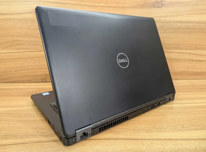 Ультрабук Б-клас Dell Latitude 5490 / 14" (1920x1080) IPS / Intel Core i5-8350U (4 (8) ядра по 1.7 - 3.6 GHz) / 16 GB DDR4 / 512 GB SSD / Intel UHD Graphics 620 / WebCam / Windows 10 б/в - зображення 8