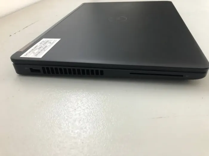 Ультрабук Dell Latitude E5470 / 14" TN / Intel Core i5-6300U (2 (4) ядра по 2.4 - 3.0 GHz) / 8 GB DDR4 / 256 GB SSD / Intel HD Graphics 520 / WebCam / HDMI б/в - зображення 3