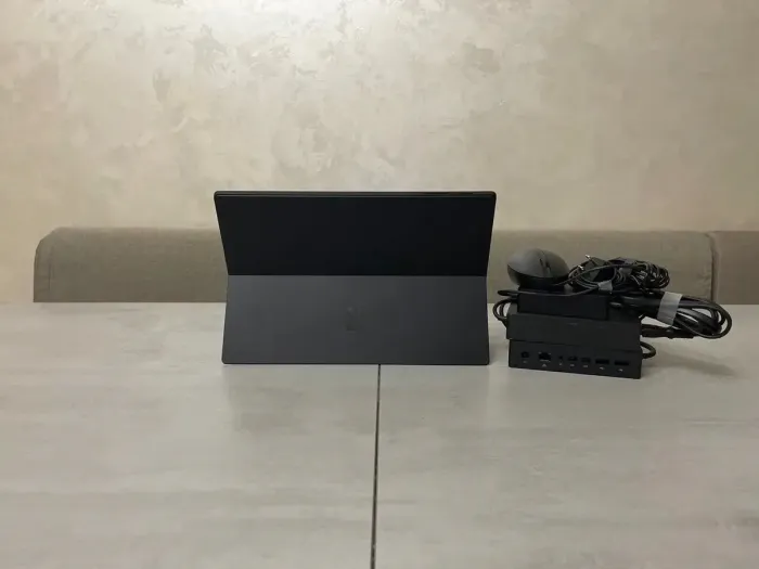 Планшет Microsoft Surface Pro 7 1866 / 12.3" (2736x1824) IPS Touch / Intel Core i7-1065G7 (4 (8) ядер 1.3 - 3.9 ГГц) / 16 ГБ DDR4 / 256 ГБ SSD / Intel Iris Plus Graphics / Web-камера б/в - зображення 5