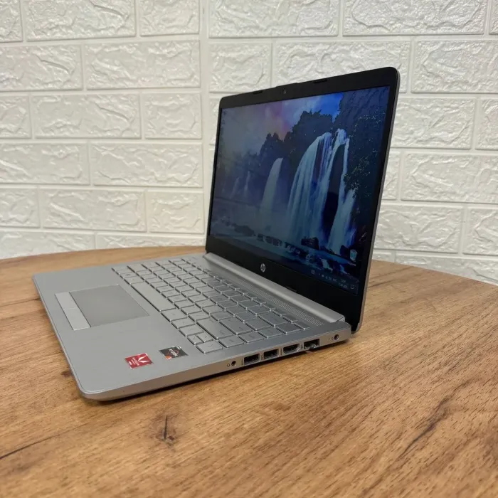 Ноутбук Б-клас HP 14-dk1025wm / 14" (1366x768) TN / AMD Ryzen 3 3300U (4 ядра по 2.1 - 3.5 GHz) / 8 GB DDR4 / 120 GB SSD / AMD Radeon Vega 6 Graphics / WebCam б/в - зображення 5