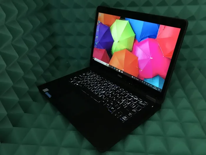 Ультрабук Б-клас Dell Latitude E7470 / 14" (2560x1440) IPS Touch / Intel Core i7-6600U (2 (4) ядра по 2.6 - 3.4 GHz) / 8 GB DDR4 / 256 GB SSD / Intel HD Graphics 520 / WebCam / HDMI / Windows 10 б/в - зображення 2