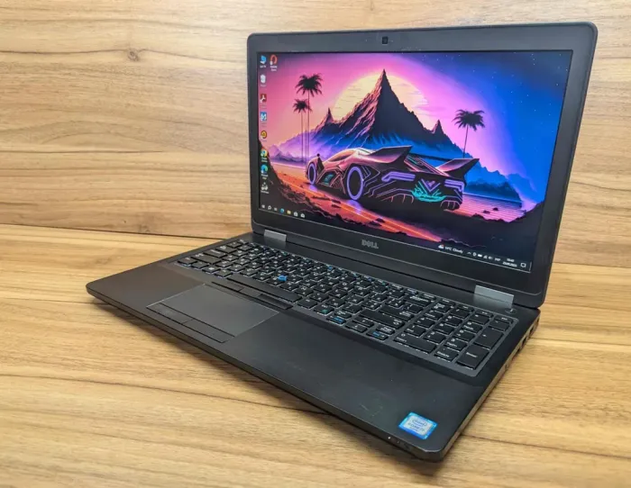 Ноутбук Dell Latitude E5570 / 15.6" (1920x1080) IPS / Intel Core i7-6600U (2 (4) ядра по 2.6 - 3.4 GHz) / 16 GB DDR4 / 500 GB SSD / AMD Radeon R7 M360, 2 GB DDR3, 64-bit / WebCam / Windows 10 б/в - зображення 5