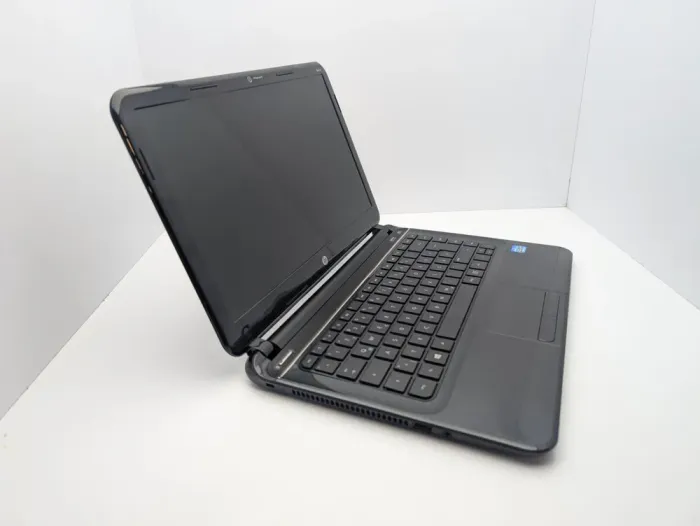 Ноутбук HP Pavilion SleekBook 14 / 14" (1366x768) TN / Intel Core i3-3217U (2 (4) ядра по 1.8 GHz) / 6 GB DDR3 / 240 GB SSD / Intel HD Graphics 4000 / WebCam б/в - зображення 3