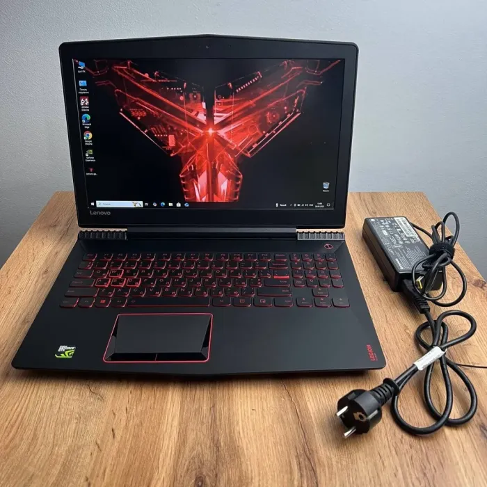 Ігровий ноутбук Lenovo Legion Y520-15IKBN / 15.6" (1920x1080) IPS / Intel Core i5-7300HQ (4 ядра по 2.5 - 3.5 GHz) / 16 GB DDR4 / 1000 GB SSD M.2 / nVidia GeForce GTX 1050 Ti, 4 GB GDDR5, 128-bit / WebCam б/в - зображення 2