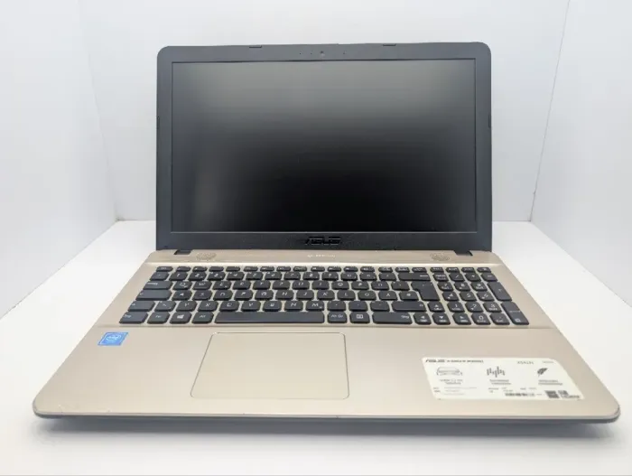 Ноутбук Asus X541N / 15.6" (1366x768) TN / Intel Celeron N3350 (2 ядра по 1.1 - 2.4 GHz) / 4 GB DDR3 / 120 GB SSD / Intel HD Graphics 500 / WebCam / DVD-ROM б/в - зображення 3