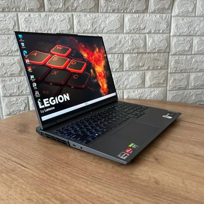 Ігровий ноутбук Lenovo Legion 5 Pro 16ACH6H / 16" (2560x1600) IPS / AMD Ryzen 7 5800H (8 (16) ядер по 3.2 - 4.4 GHz) / 16 GB DDR4 / 1000 GB SSD / nVidia GeForce RTX 3070, 8 GB GDDR6, 256-bit / WebCam б/в - зображення 4