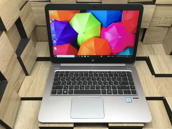 Ноутбук Б-клас HP EliteBook Folio 1040 G3 / 14" (2560x1440) IPS / Intel Core i5-6300U (2 (4) ядра по 2.4 - 3.0 GHz) / 16 GB DDR4 / 256 GB SSD / Intel HD Graphics 520 / WebCam / Windows 10 б/в - зображення 2