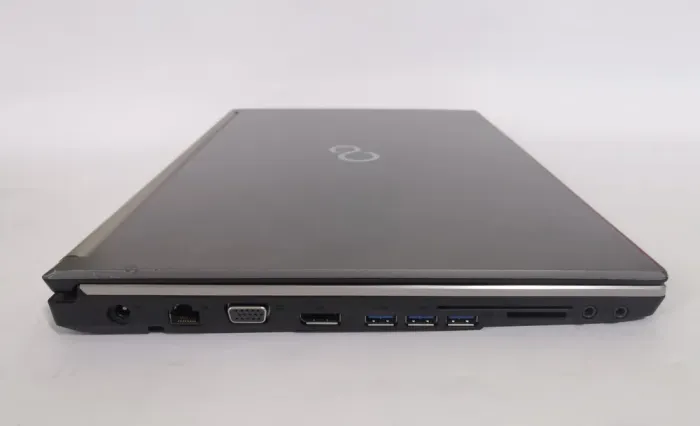 Робоча станція Б-класс Fujitsu Celsius H730 / 15.6" IPS / Intel Core i7-4600M (2(4) ядра по 2.9-3.6 GHz) / 8GB DDR3 / 256GB SSD / Quadro K1100M, 2GB GDDR5, 128-bit / WebCam / VGA б/в - зображення 4