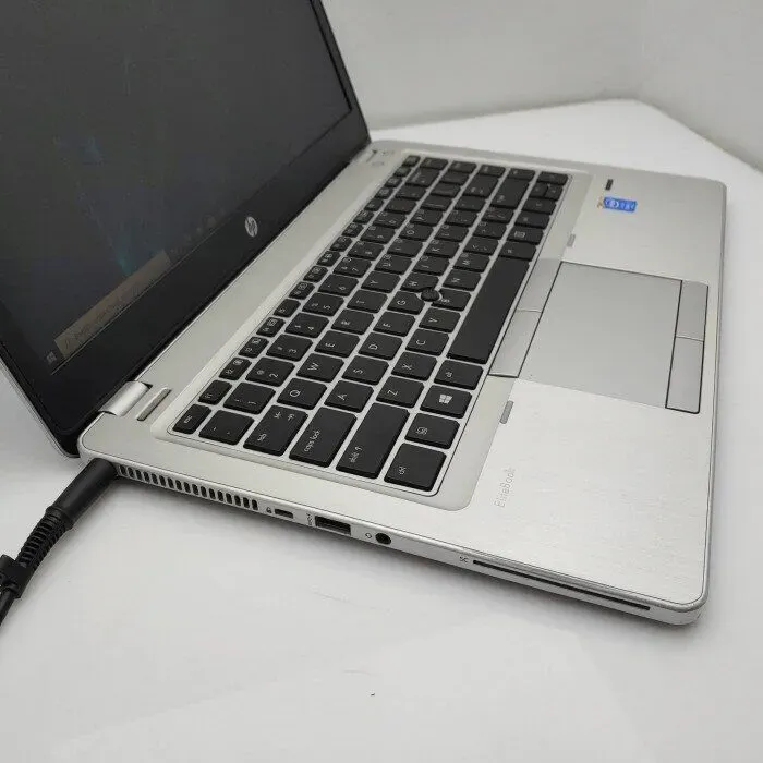 Ультрабук HP EliteBook Folio / 14" TN / Core i7-4600U (2(4) ядра по 2.1-3.3GHz) / 8GB DDR3 / 240GB SSD / HD Graphics 4400 / WebCam / Win 10 Pro б/в - зображення 4