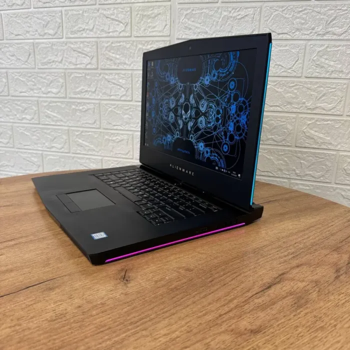 Ігровий ноутбук Б-клас Dell Alienware 15 R4 / 15.6" (1920x1080) IPS / Intel Core i7-8750H (6 (12) ядра по 2.2 - 4.1 GHz) / 16 GB DDR4 / 512 GB SSD / nVidia GeForce GTX 1080 Max-Q, 8 GB GDDR5X, 256-bit / WebCam б/в - зображення 5