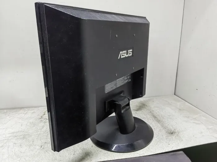 Монітор Б-клас Asus VW192CD/19" (1440x900) TN/VGA/VESA 100x100 + кабелі в комплекті б/в - зображення 3