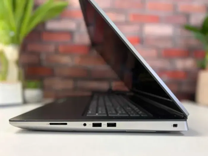 Мобільна робоча станція Dell Precision 7750 / 17.3" (1920x1080) IPS / Intel Core i9-10885H (8 (16) ядер по 2.4 - 5.3 GHz) / 64 GB DDR4 / 1000 GB SSD M.2 / nVidia Quadro RTX 5000, 16 GB GDDR6, 256-bit / WebCam б/в - зображення 5