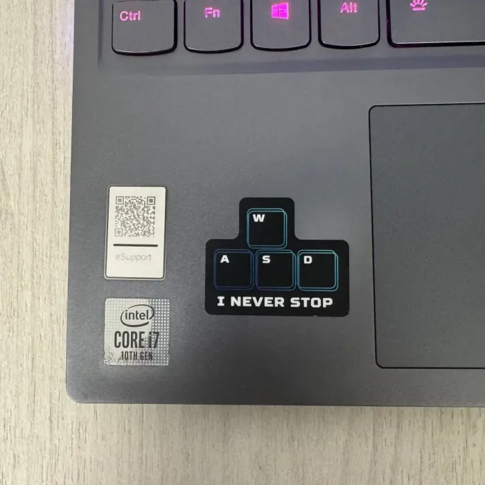 Ігровий ноутбук Lenovo Legion 7 15IMHg05 / 15.6" (1920x1080) IPS / Intel Core i7-10875H (8 (16) ядер по 2,3 - 5,1 ГГц) / 16 ГБ DDR4 / 512 ГБ SSD / nVidia GeForce RTX 2080 Super Max-Q, 8 ГБ GDDR6, 256-біт / WebCam б/в - зображення 4