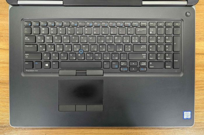 Мобільна робоча станція Dell Precision 7720 / 17,3" (1920x1080) IPS / Intel Core i7-7820HQ (4 (8) ядра по 2,9 - 3,9 ГГц) / 32 ГБ DDR4 / 512 ГБ SSD / nVidia Quadro P5000, 16 ГБ GDDR5X, 256-біт / WebCam / Windows 10 б/в - зображення 3