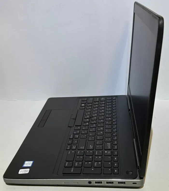 Мобільна робоча станція Б-класу Dell Precision 7520 / 15,6" (1920x1080) IPS / Intel Core i7-7820HQ (4 (8) ядра по 2.9 - 3.9 GHz) / 16 GB DDR4 / 1000 GB SSD / nVidia Quadro M1200, 4 GB GDDR5, 128-bit / WebCam б/в - зображення 5