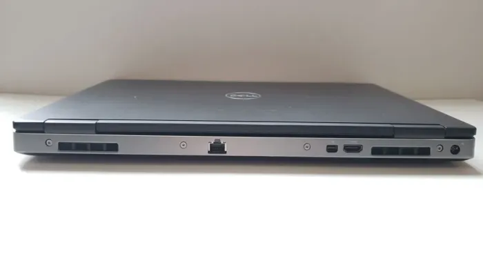 Мобільна робоча станція Dell Precision 7530 / 15.6" (1920x1080) IPS / Intel Xeon E-2186M (6 (12) ядер по 2.9 - 4.8 GHz) / 64 GB DDR4 / 256 GB SSD M.2 + 512 GB SSD M.2 / nVidia Quadro P3200, 6 GB GDDR5, 192-bit / WebCam б/в - зображення 6